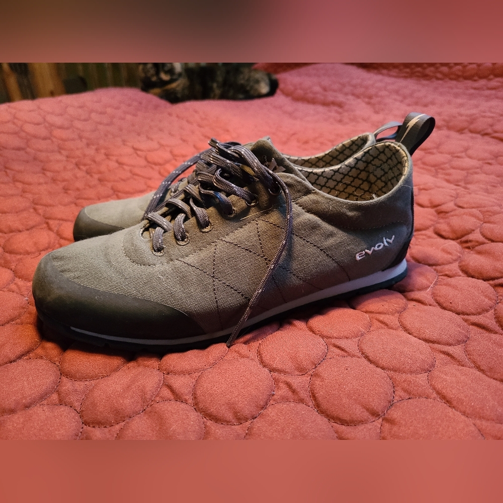 Evolv shoes from MEC never worn